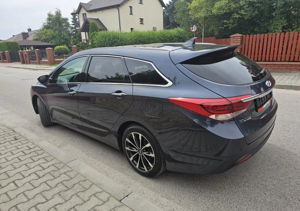 Hyundai i40 cena 44400 przebieg: 92000, rok produkcji 2015 z Lądek-Zdrój małe 631